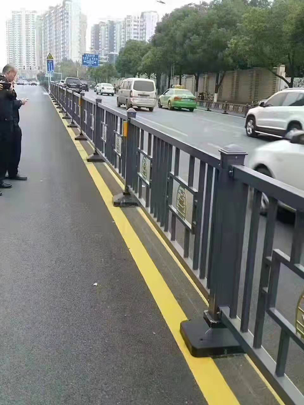 道路護(hù)欄