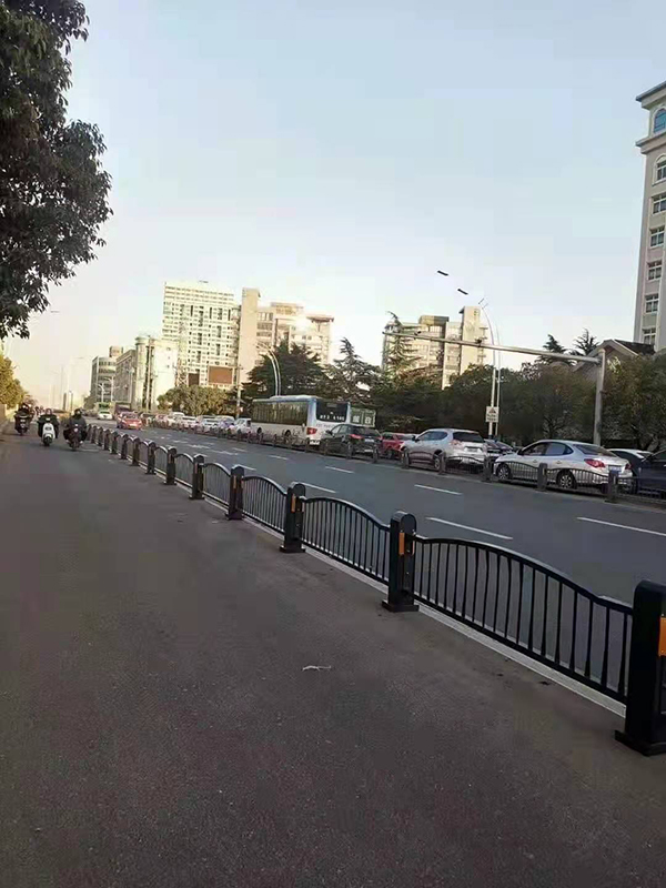道路護(hù)欄