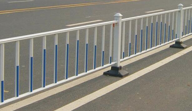 常規(guī)型道路交通護(hù)欄