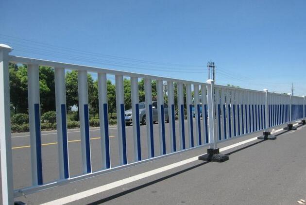 溫州道路護(hù)欄施工時(shí)的注意問(wèn)題
